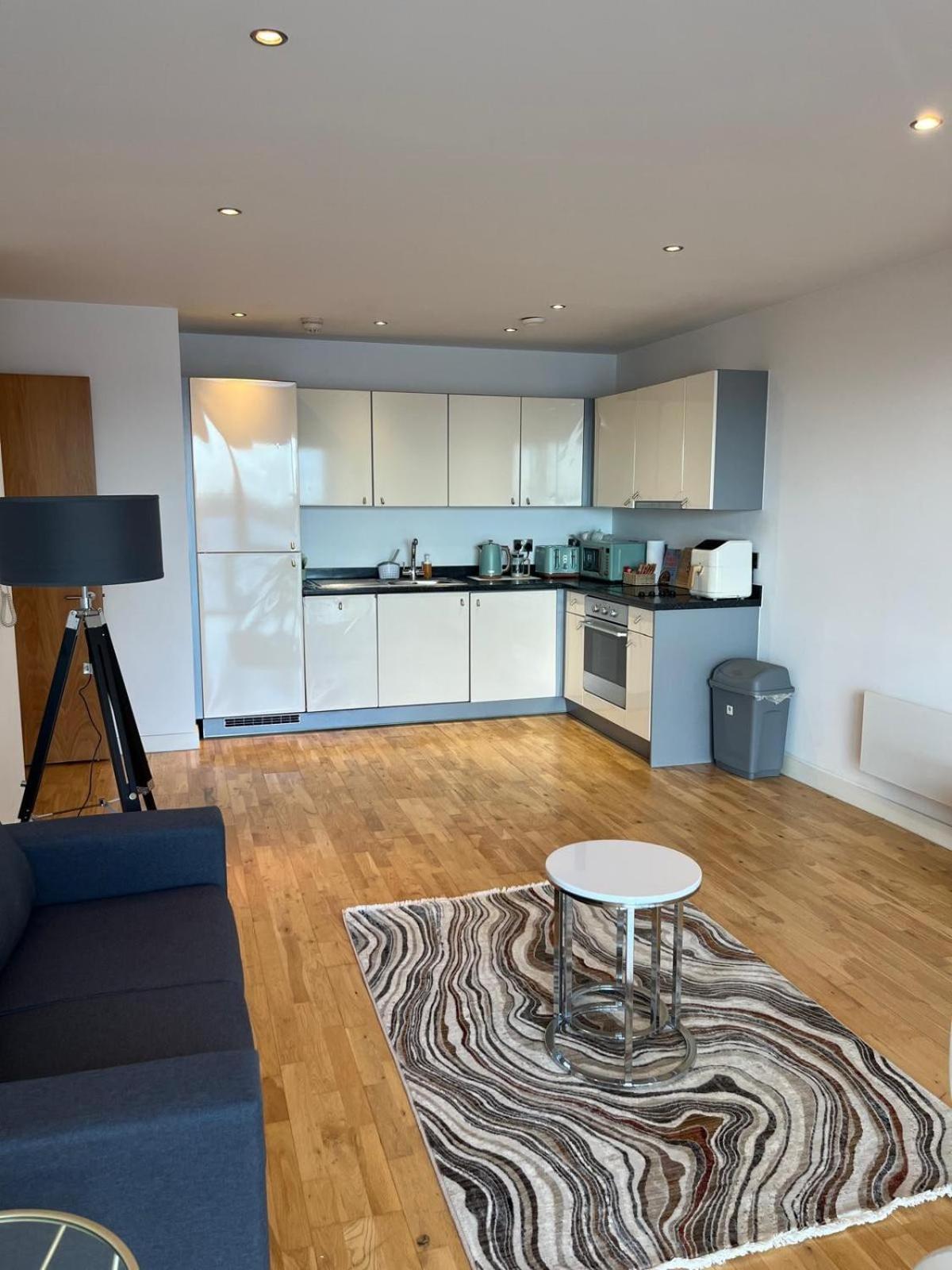 2 Bedroom Alexandra Tower