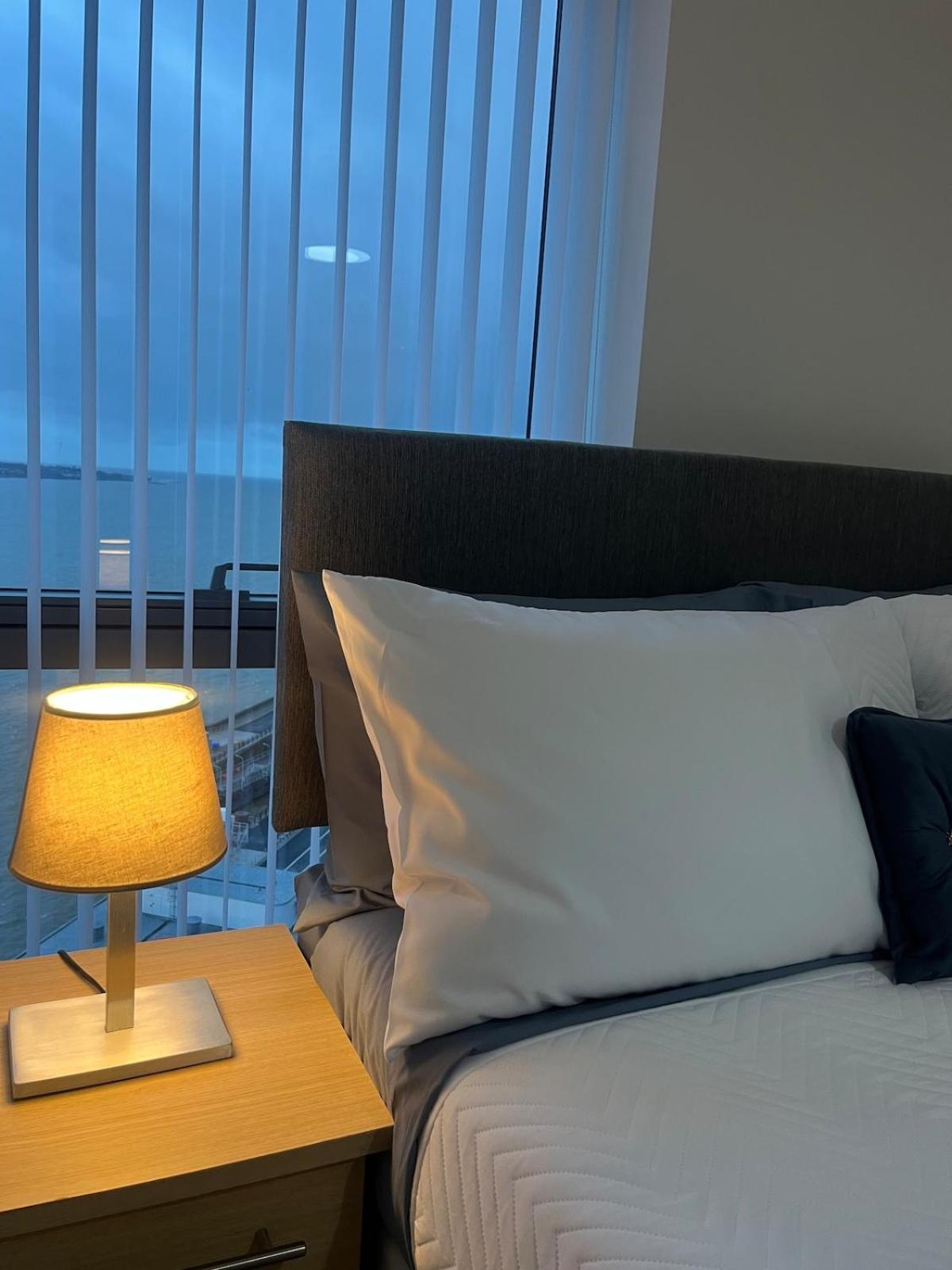 2 Bedroom Alexandra Tower *