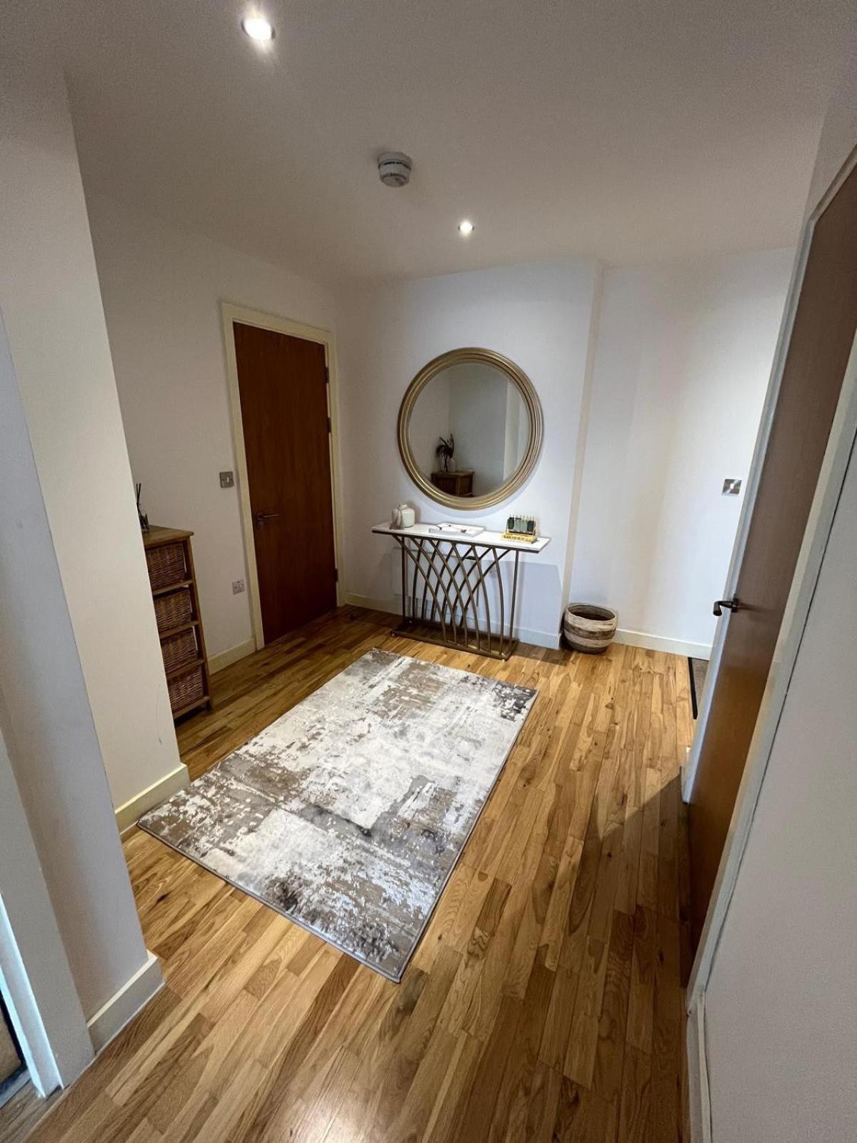 Apartment 2 Bedroom Alexandra Tower