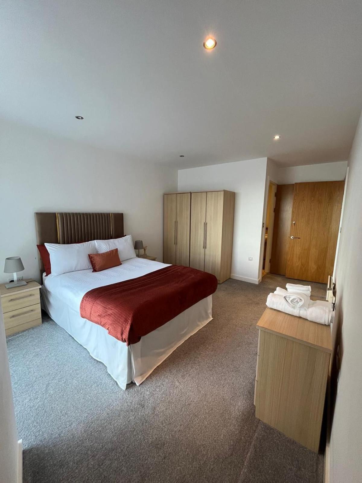 Apartment 2 Bedroom Alexandra Tower *